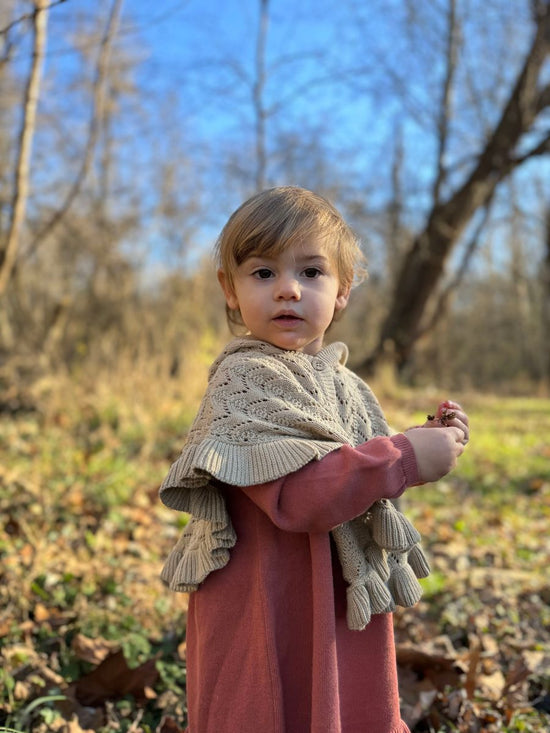 Load image into Gallery viewer, Loveday Oatmeal Cable Poncho Cape
