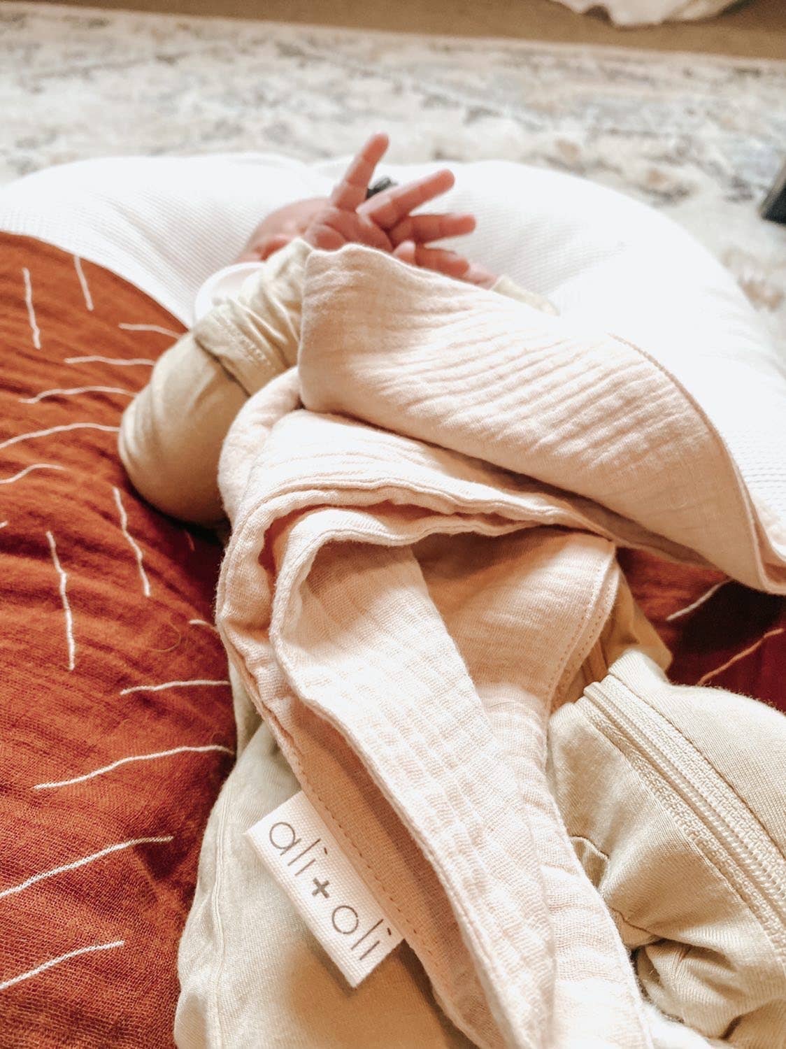 Pacifier Blanket Holder (Sand)