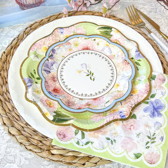 Load image into Gallery viewer, Tea Time party 9&amp;quot; Plates (16 guests)
