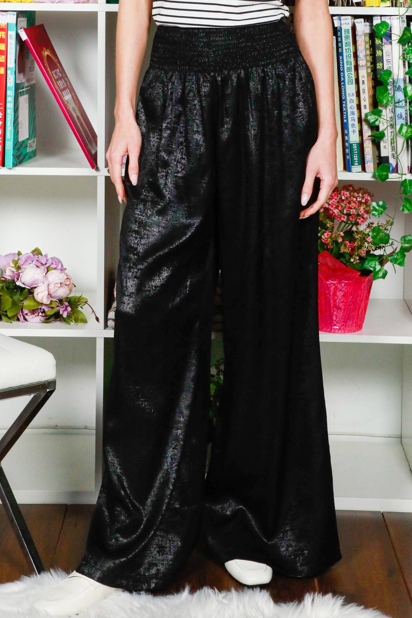 Elastic Smocked Waist Band With Pocket Foil Pants VP81443B: Black / S