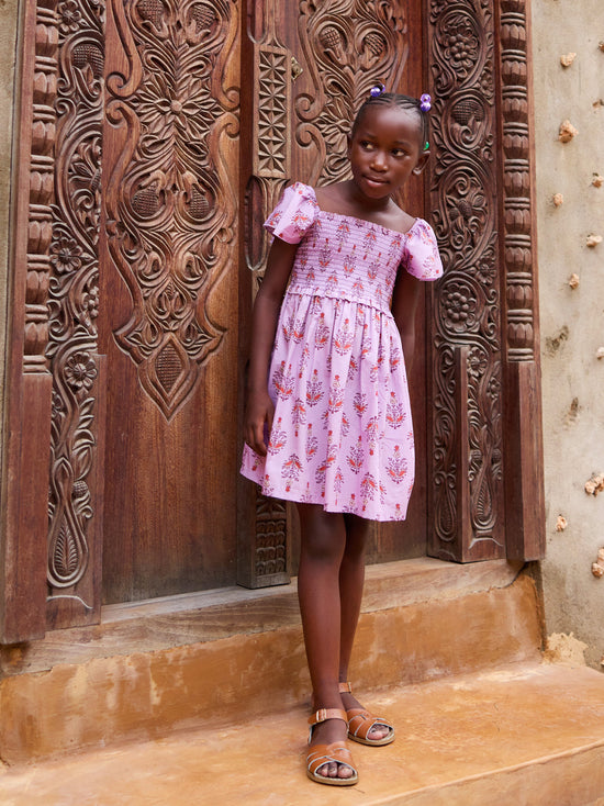 Load image into Gallery viewer, Flutter Sleeve Smocked Dress in Lilac Print
