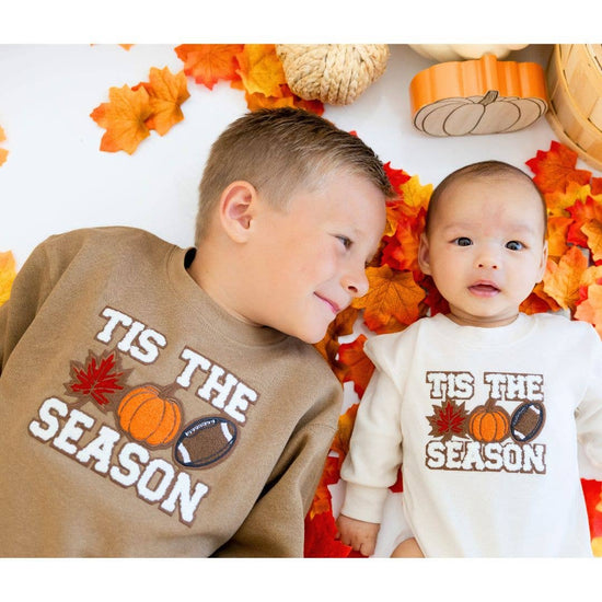 Load image into Gallery viewer, Tis The Season Kid&amp;#39;s Pumpkin Patch Sweatshirt
