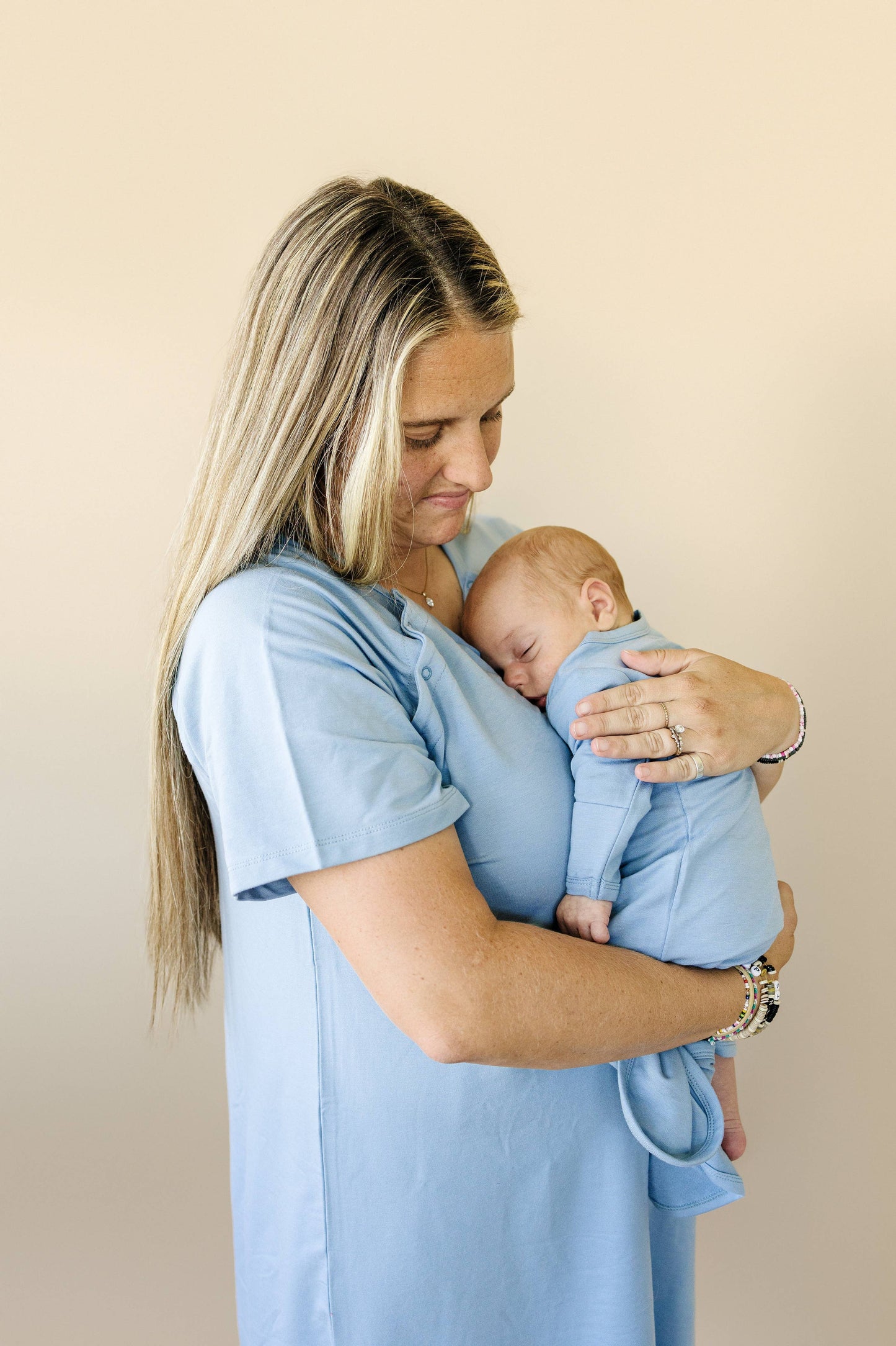 Newborn Bamboo Gown & Hat Set: Green / Gown & Hat Set