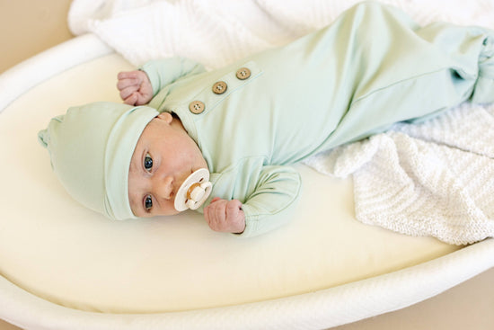 Newborn Bamboo Gown & Hat Set: Green / Gown & Hat Set