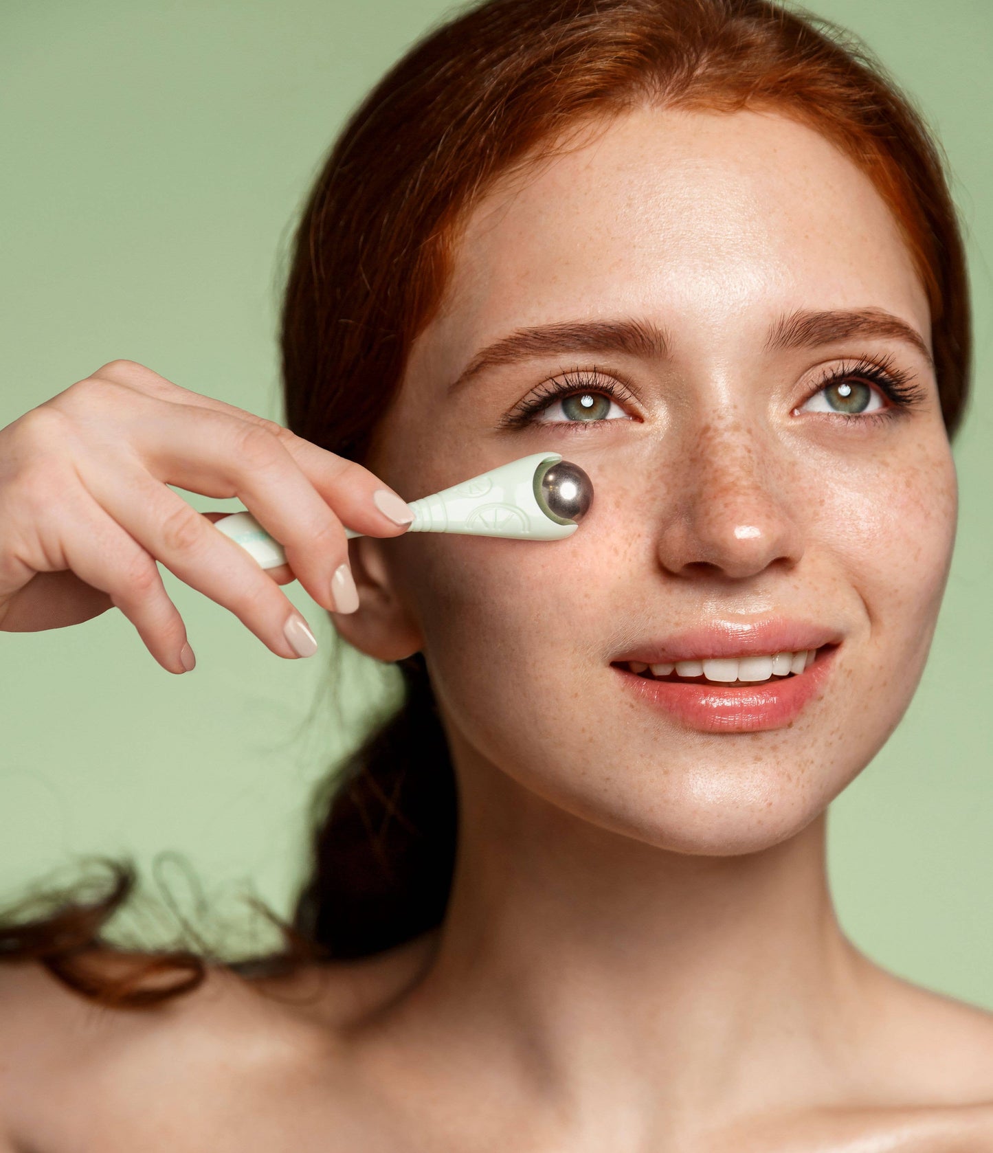 Under-eye Roller