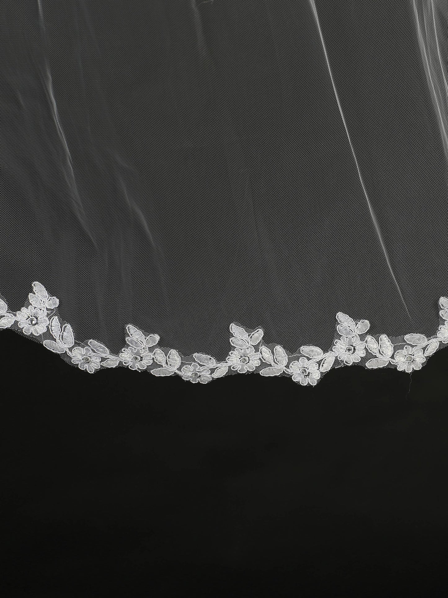 Floral Trim Veil