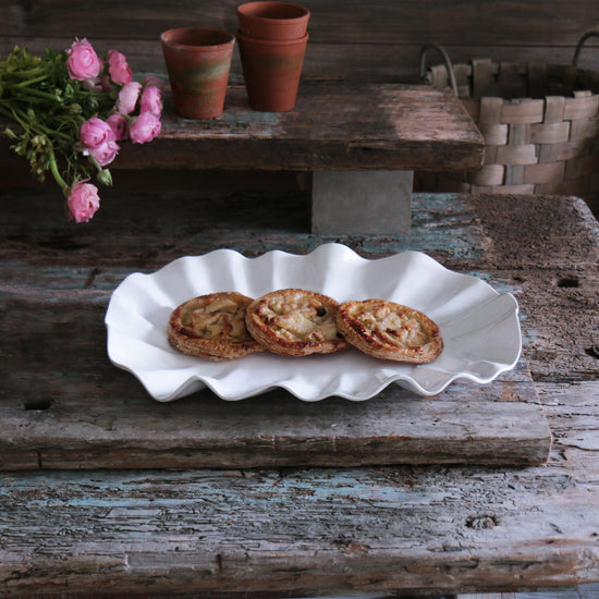 Load image into Gallery viewer, VIDA Bloom Large Oval Platter in White
