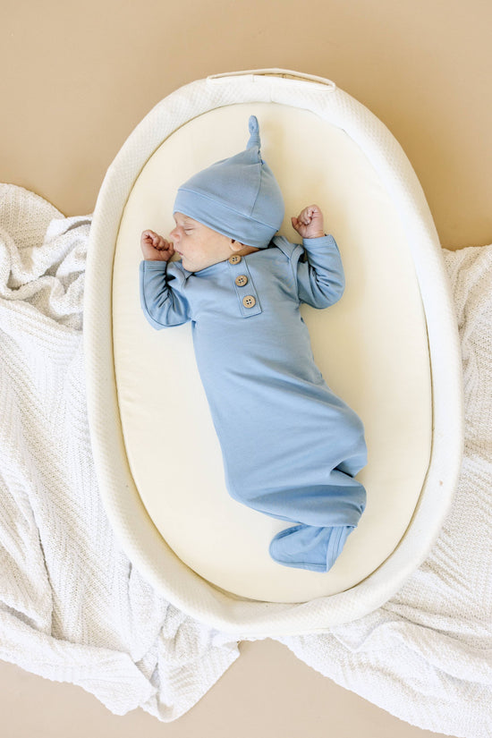 Newborn Bamboo Gown & Hat Set: Green / Gown & Hat Set