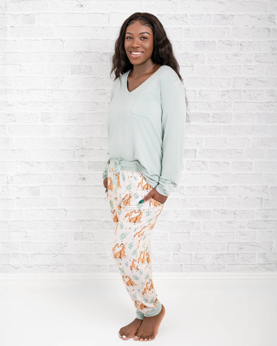 Adult Mother's Love (Giraffe) Women's Long Sleeve Shirt