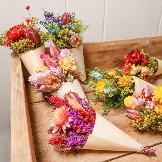 Load image into Gallery viewer, Everlasting Pixie Mini-Bouquet
