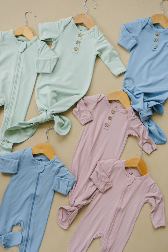 Newborn Bamboo Gown & Hat Set: Green / Gown & Hat Set