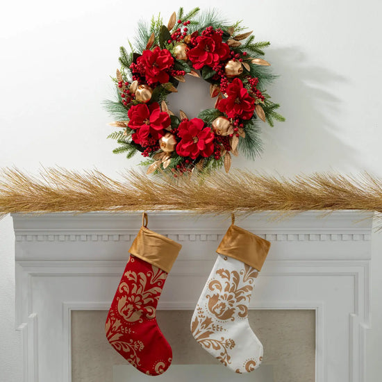 Load image into Gallery viewer, Gold Metallic Pine Garland
