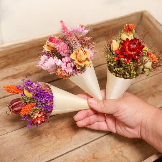 Load image into Gallery viewer, Everlasting Pixie Mini-Bouquet
