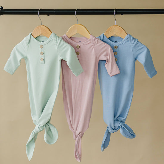 Newborn Bamboo Gown & Hat Set: Green / Gown & Hat Set