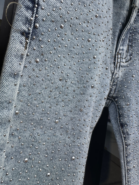 Load image into Gallery viewer, Light Wash Embellished Raw Hem Denim
