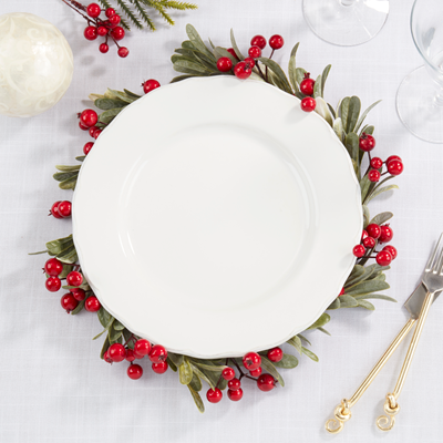 Red Berry Wreath 10"