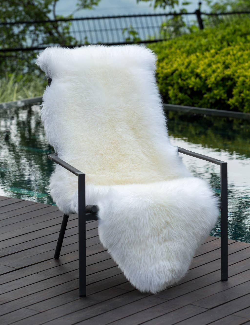 Sheepskin Rug: Ivory / Single (2'x3')