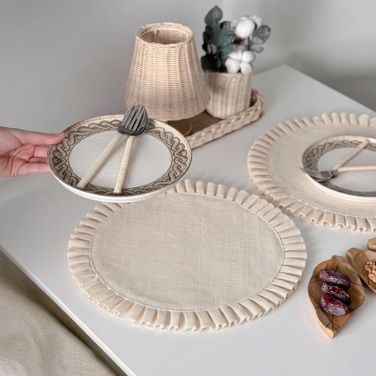 Gejoy 18 Pcs Burlap Placemat Wood Napkin Ring Dinner Napkin, Natural