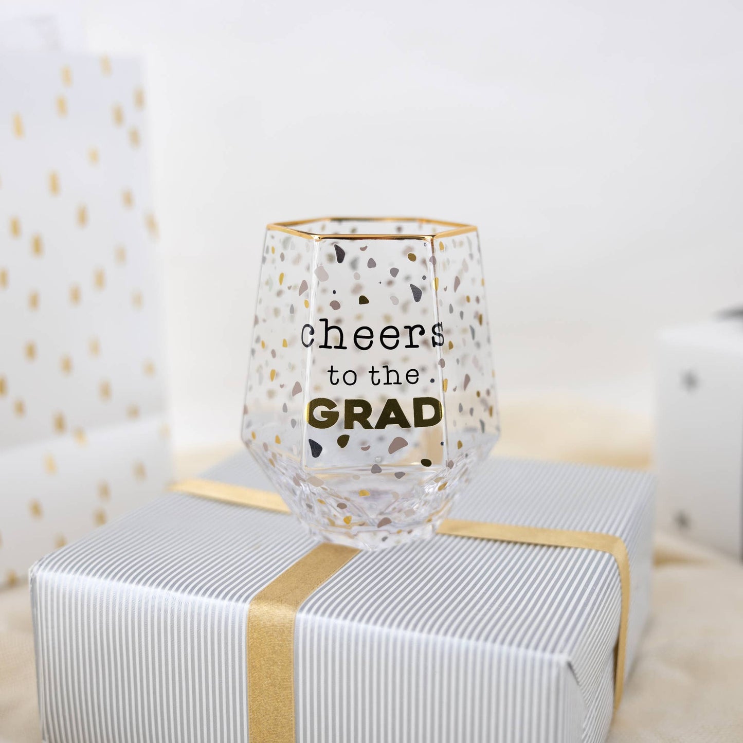 Graduation Cheer Glass Cheers to the Grad - 16 oz Geometric Glass – Madison Paul