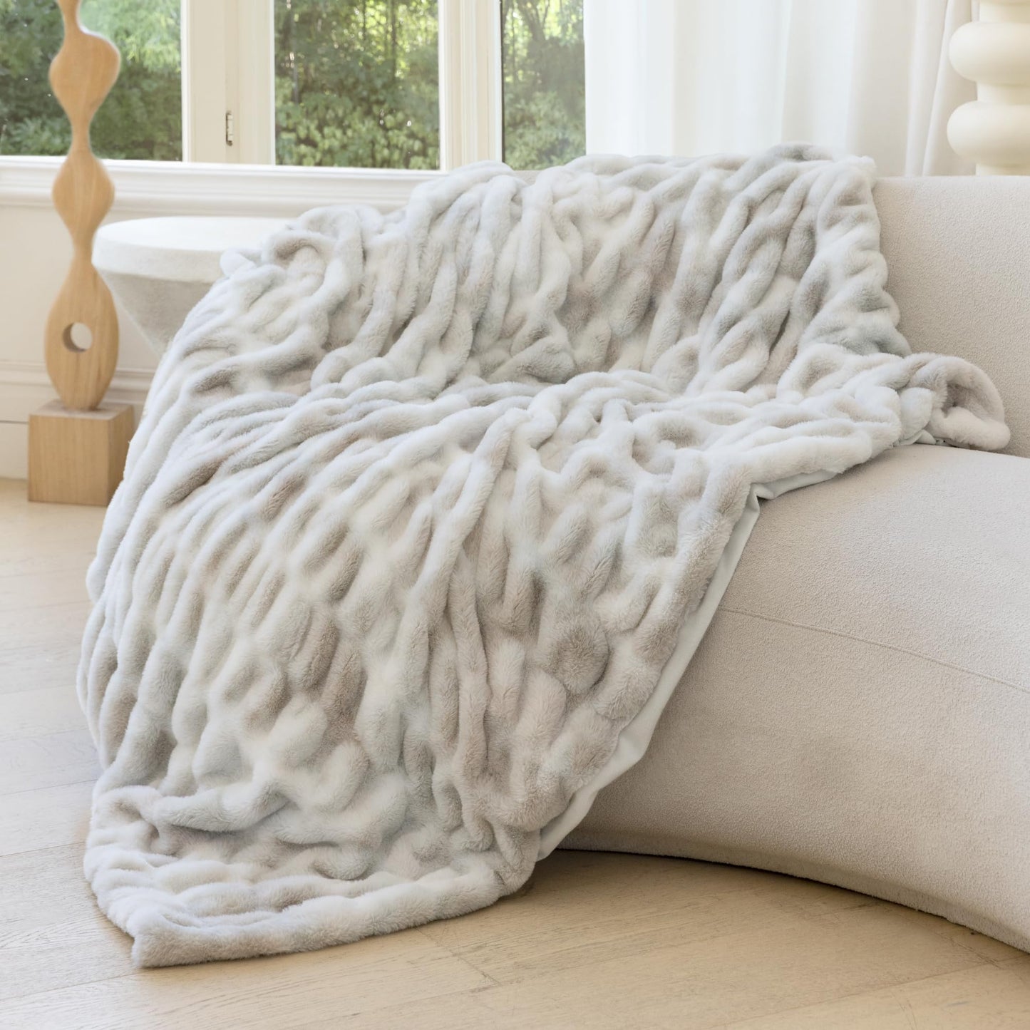 Ultra Soft Cozy Faux Fur Throw Blanket, Fuzzy Plush Thick Bubble Blanket, Oversize Luxury Fluffy Blanket for Couch, Sofa, Bedroom, and Living Room, 50x60 Inches, Light Brown