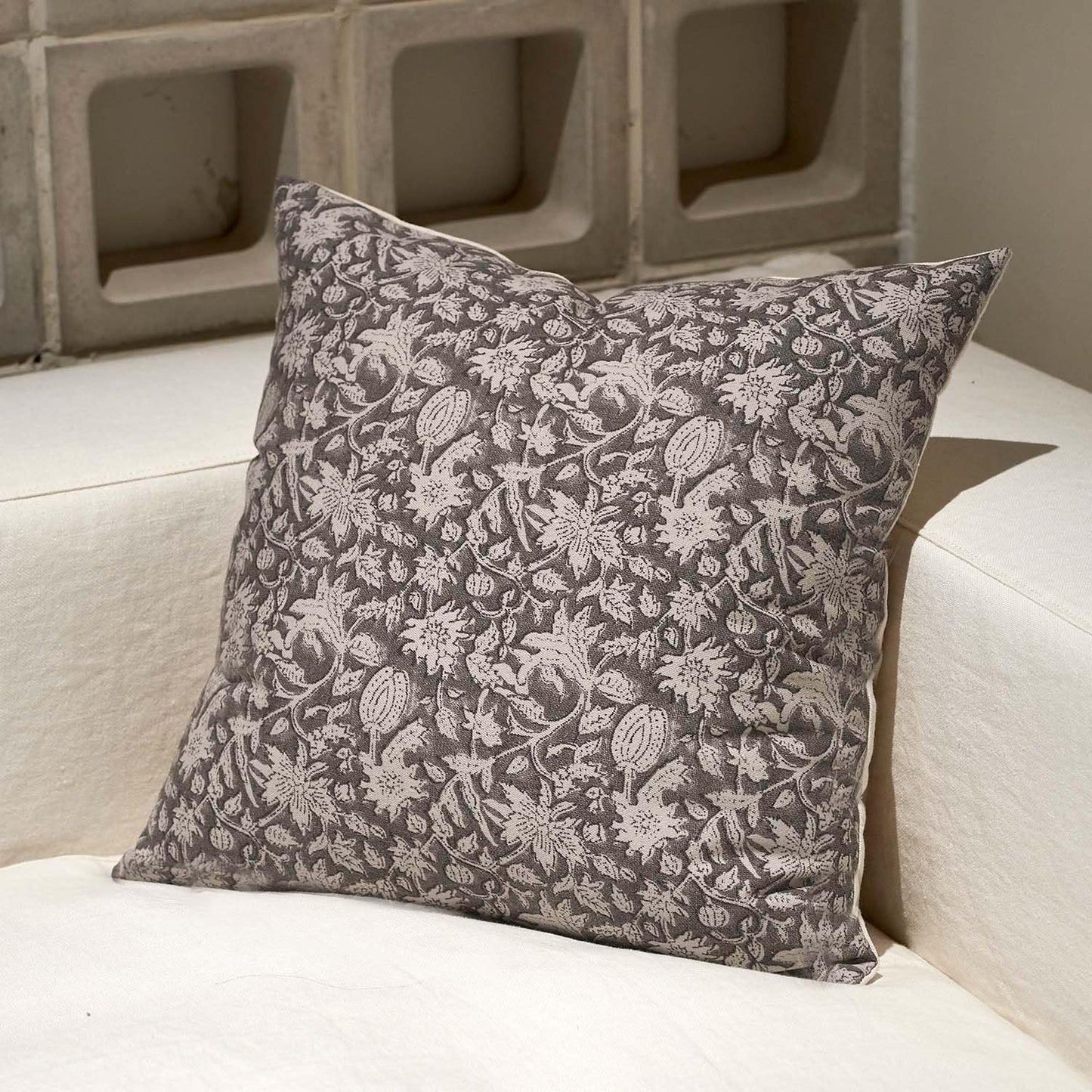 Amor Virisso Floral Throw Pillow Covers 18x18 Couch Pillows for Living Room Decorative Accent Pillow Covers Block Print Farmhouse Neutral Pillow Covers Sofa Pillows 1PC, Dusty Green