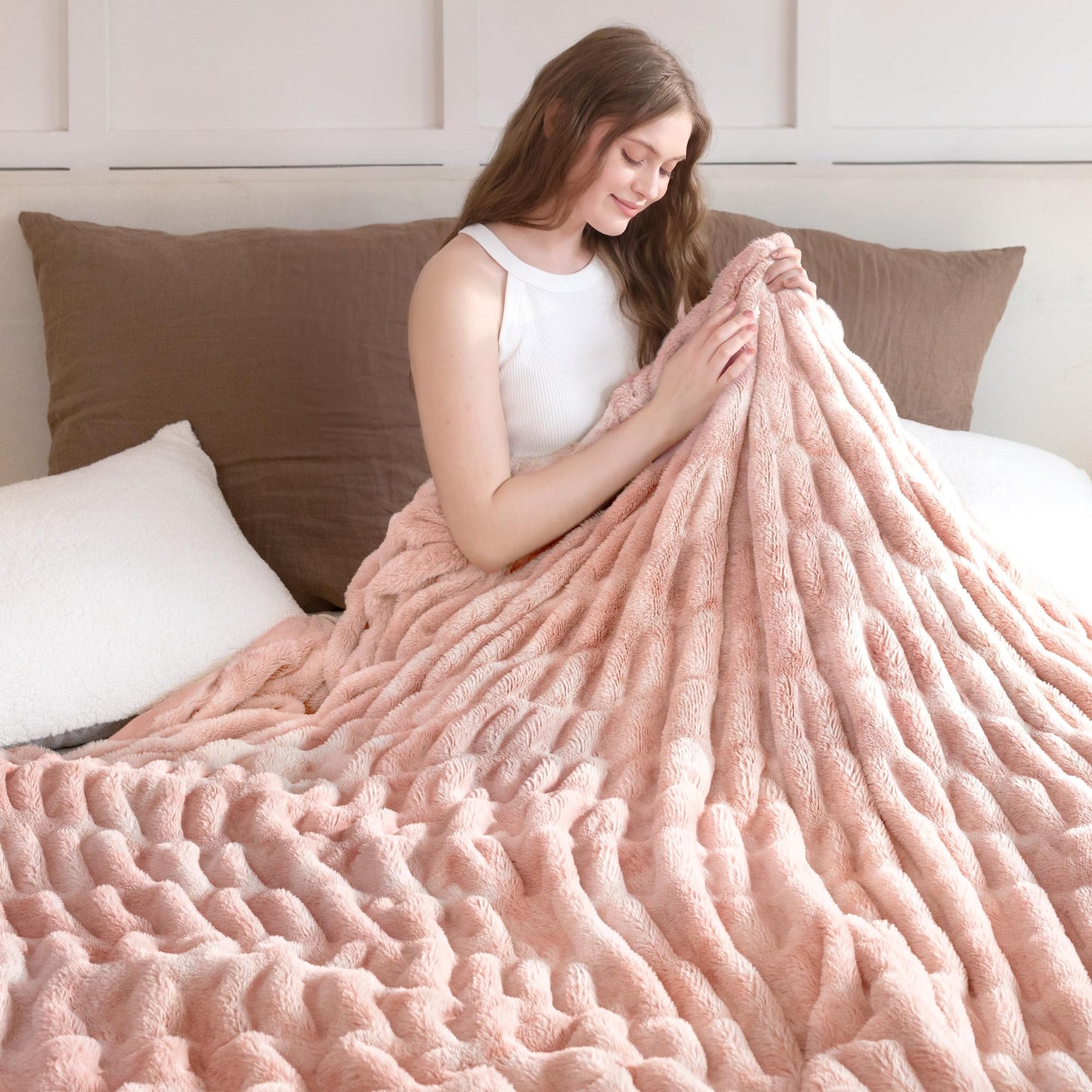 Ultra Soft Cozy Faux Fur Throw Blanket, Fuzzy Plush Thick Bubble Blanket, Oversize Luxury Fluffy Blanket for Couch, Sofa, Bedroom, and Living Room, 50x60 Inches, Light Brown