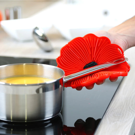 Load image into Gallery viewer, Poppy Trivet 8&amp;quot; (Red)
