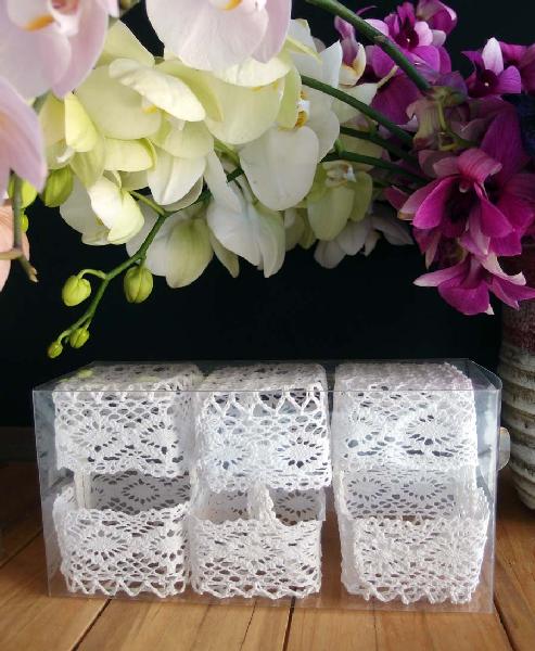 Load image into Gallery viewer, Mini Lace Favor Basket Set/6
