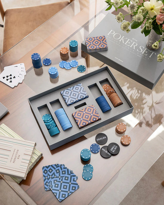 Load image into Gallery viewer, Classic Elegant Poker Set
