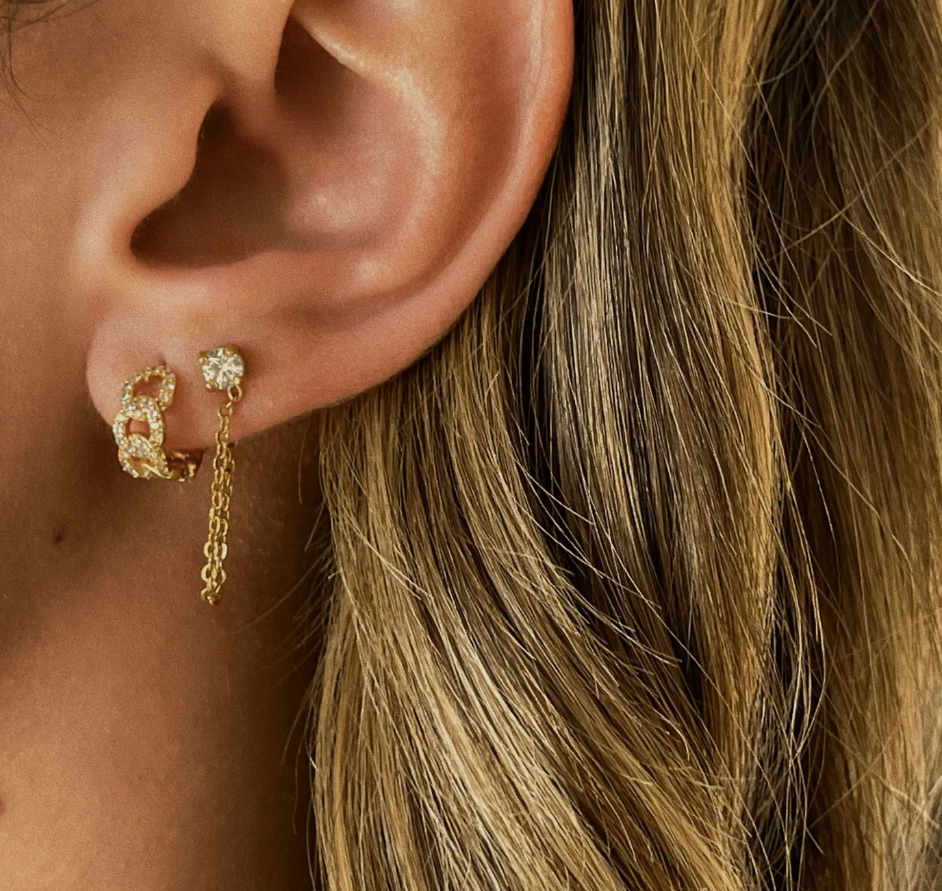 Ellie Vail Anika Chain Huggie Hoop Earring