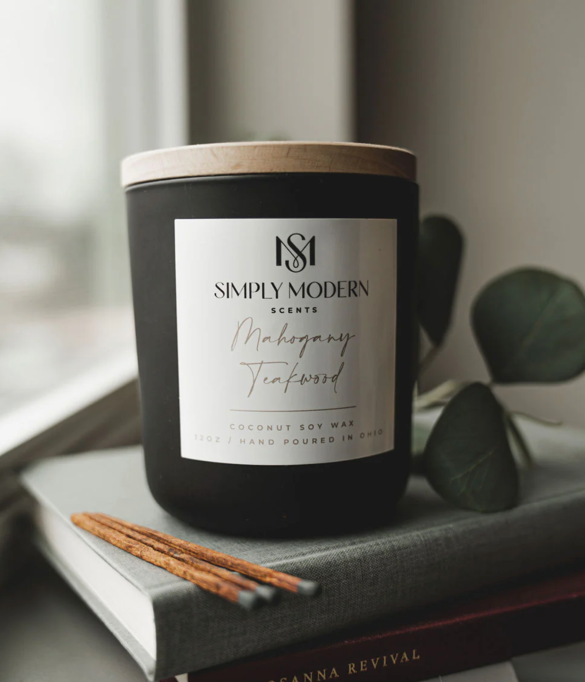 Mahogany Teakwood Candle