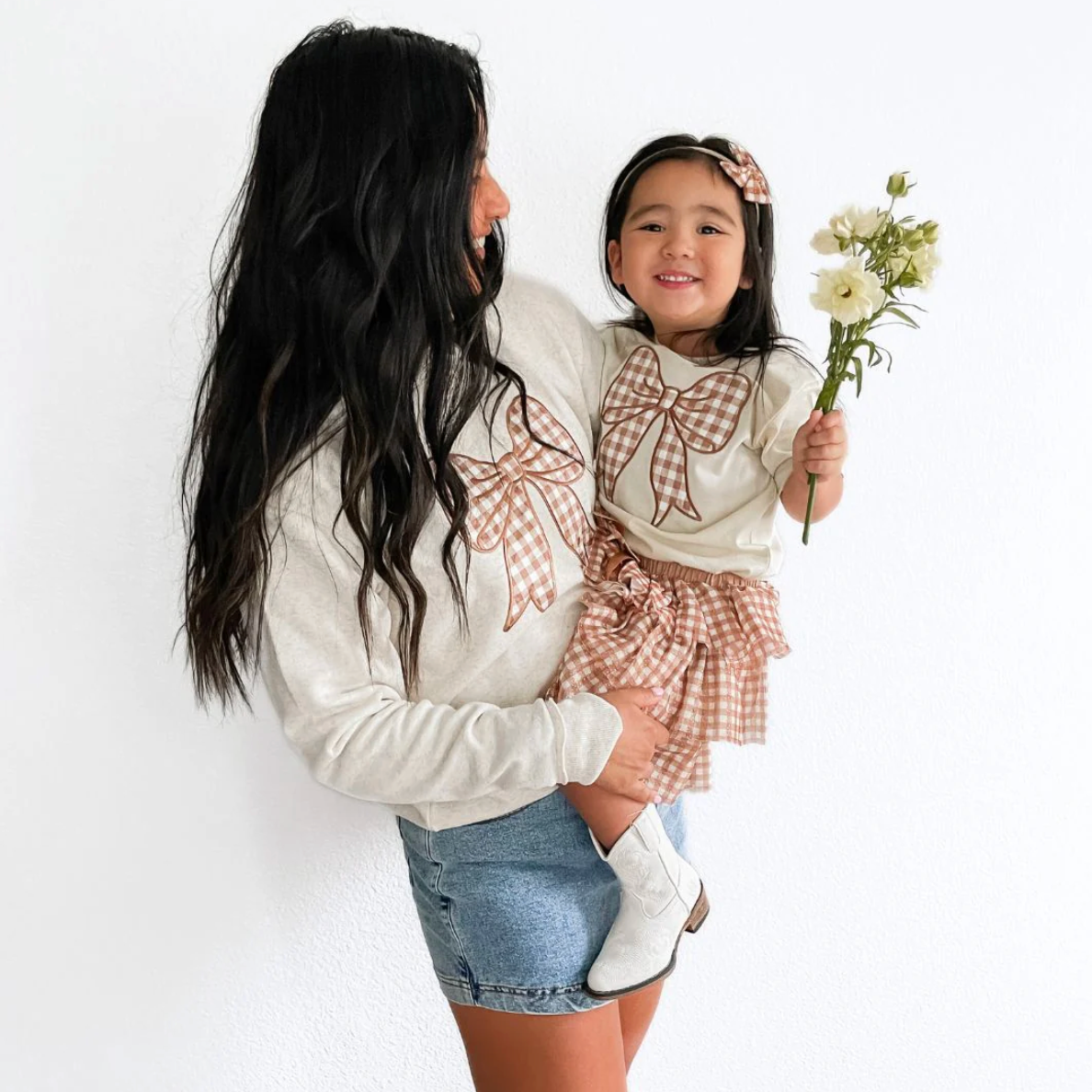 Gingham Bow Patch Women's Sweatshirt - Natural