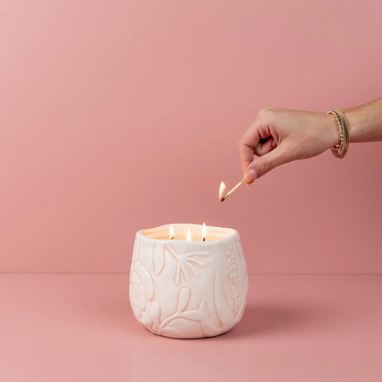 Load image into Gallery viewer, Sweet Grace Floral Ceramic Pot Candle
