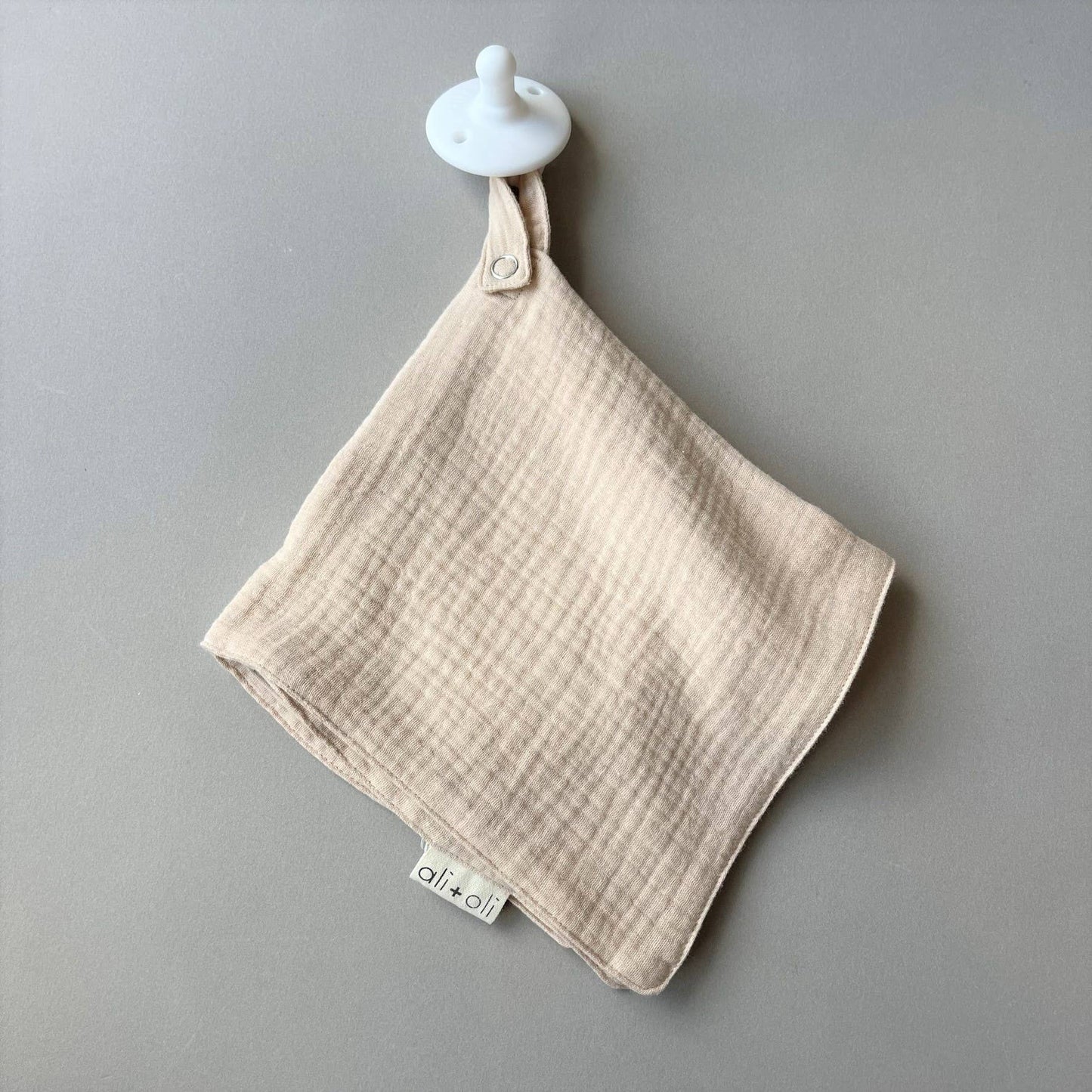 Pacifier Blanket Holder (Sand)