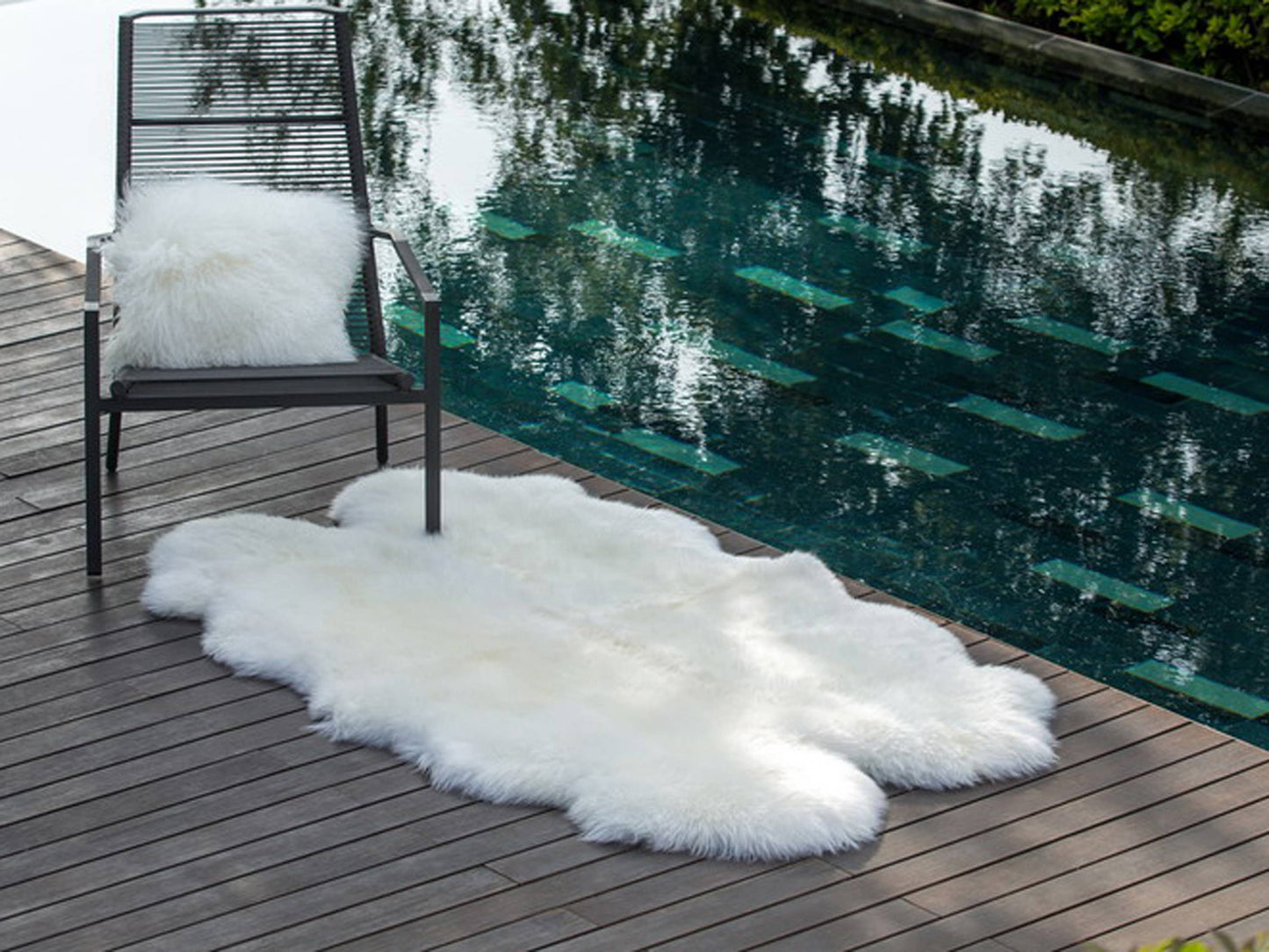 Sheepskin Rug: Ivory / Single (2'x3')
