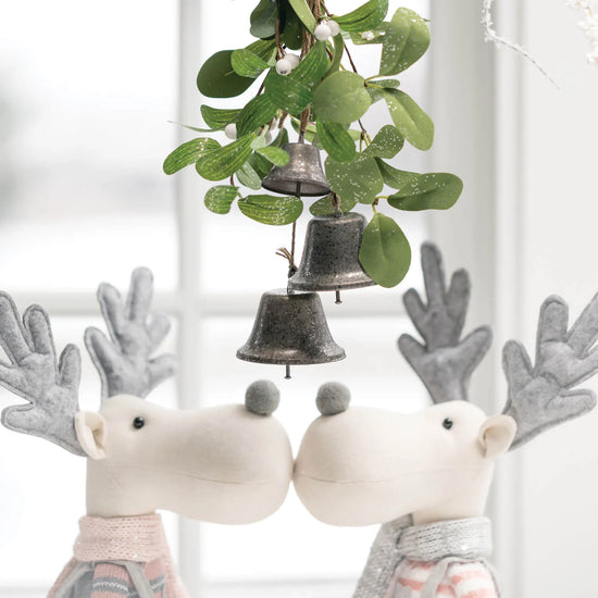 Load image into Gallery viewer, Mistletoe Swag
