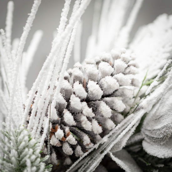 Load image into Gallery viewer, Heavily Flocked Wreath
