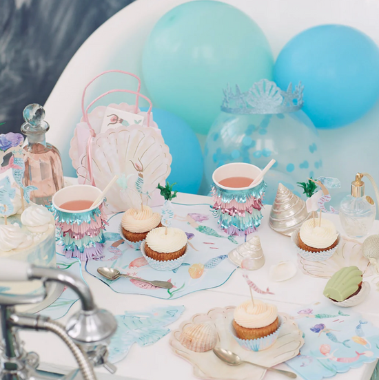 Load image into Gallery viewer, Mermaids Swimming Napkins
